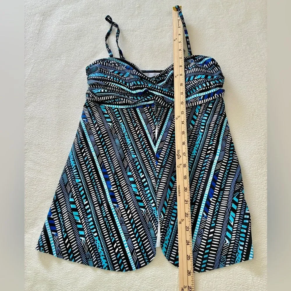 Tankini Swim Top Medium Black Blue Geometric Twist Front Resort Cruise Swimwear